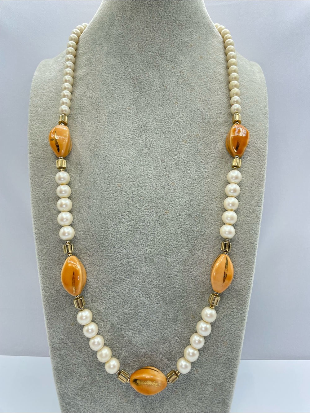 Japan Faux Pearl Acrylic Bead Statement Necklace Gold Tone Vintage Retro